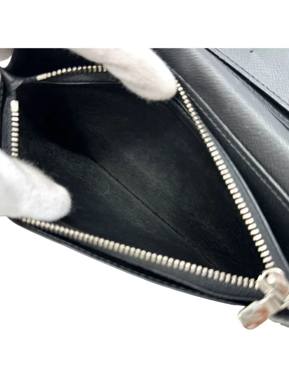Louis Vuitton Wallet Epi Portefeuille Brazza Noir Black Bifold Simple